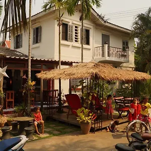 ** Hotel Suan Maak Laos